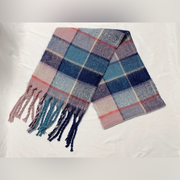 American Eagle Outfitters Plaid Brushed Scarf - Picture 2 of 3